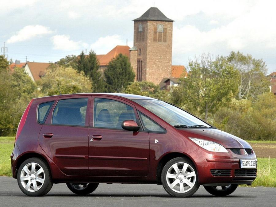  Mitsubishi Colt 5-Door 2004 года  (фото 28 из 29)
